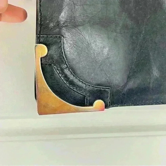 VINTAGE LEATHER SHOULDER BAG  GOLD HARDWARE - Picture 4 of 13